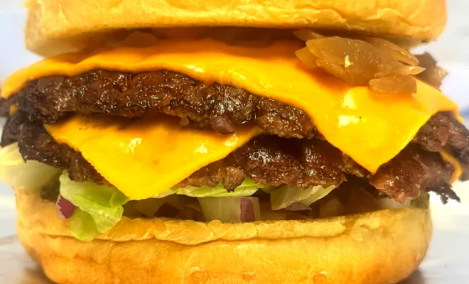Les Burgers Maison de la Rentrée Chez CHEESE, Aix-en-Provence, FreshBox